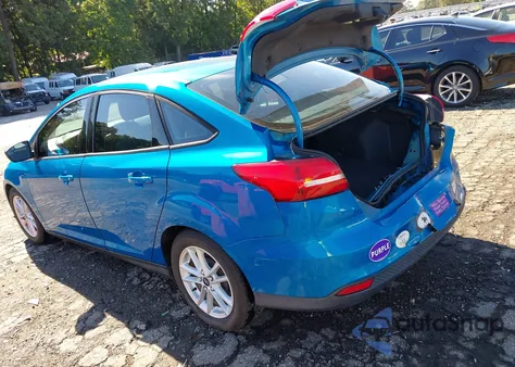 2016 Ford Focus Se z USA, uszkodzony, nr VIN 1FADP3F26GL210639